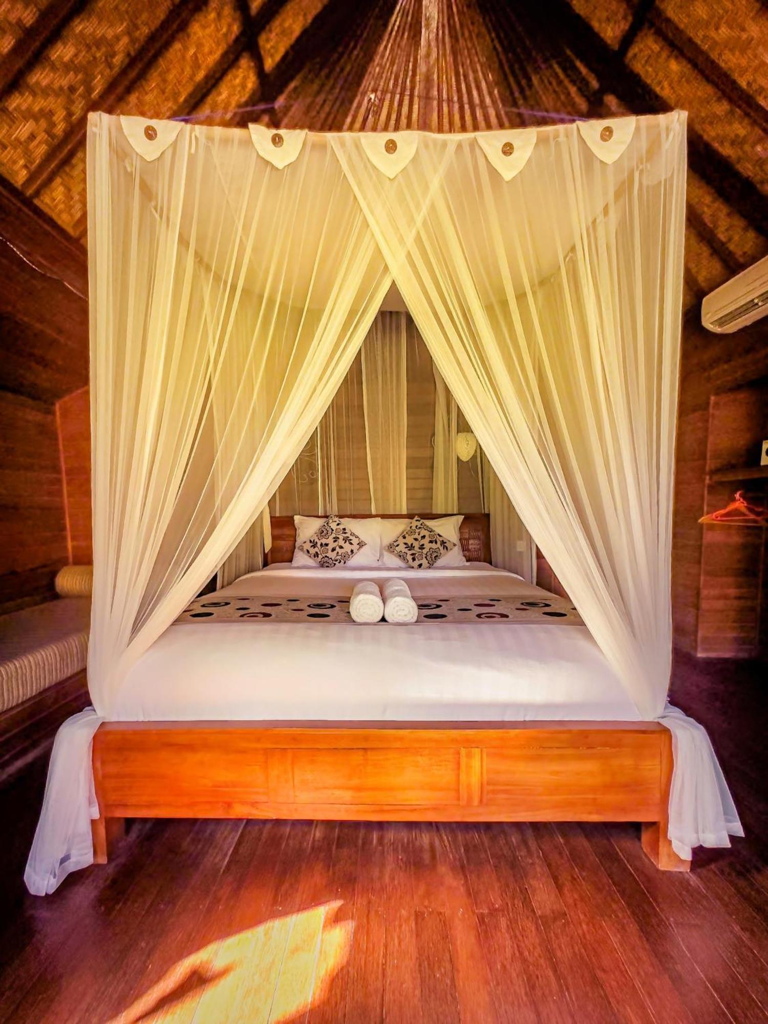 Island Garden Huts Lembongan Bed & Breakfast ภายนอก รูปภาพ