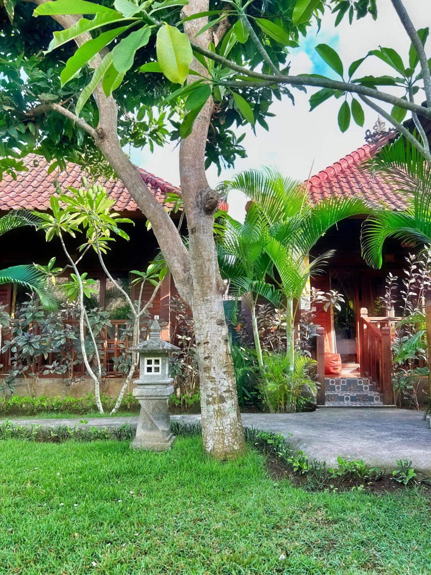 Island Garden Huts Lembongan Bed & Breakfast ภายนอก รูปภาพ