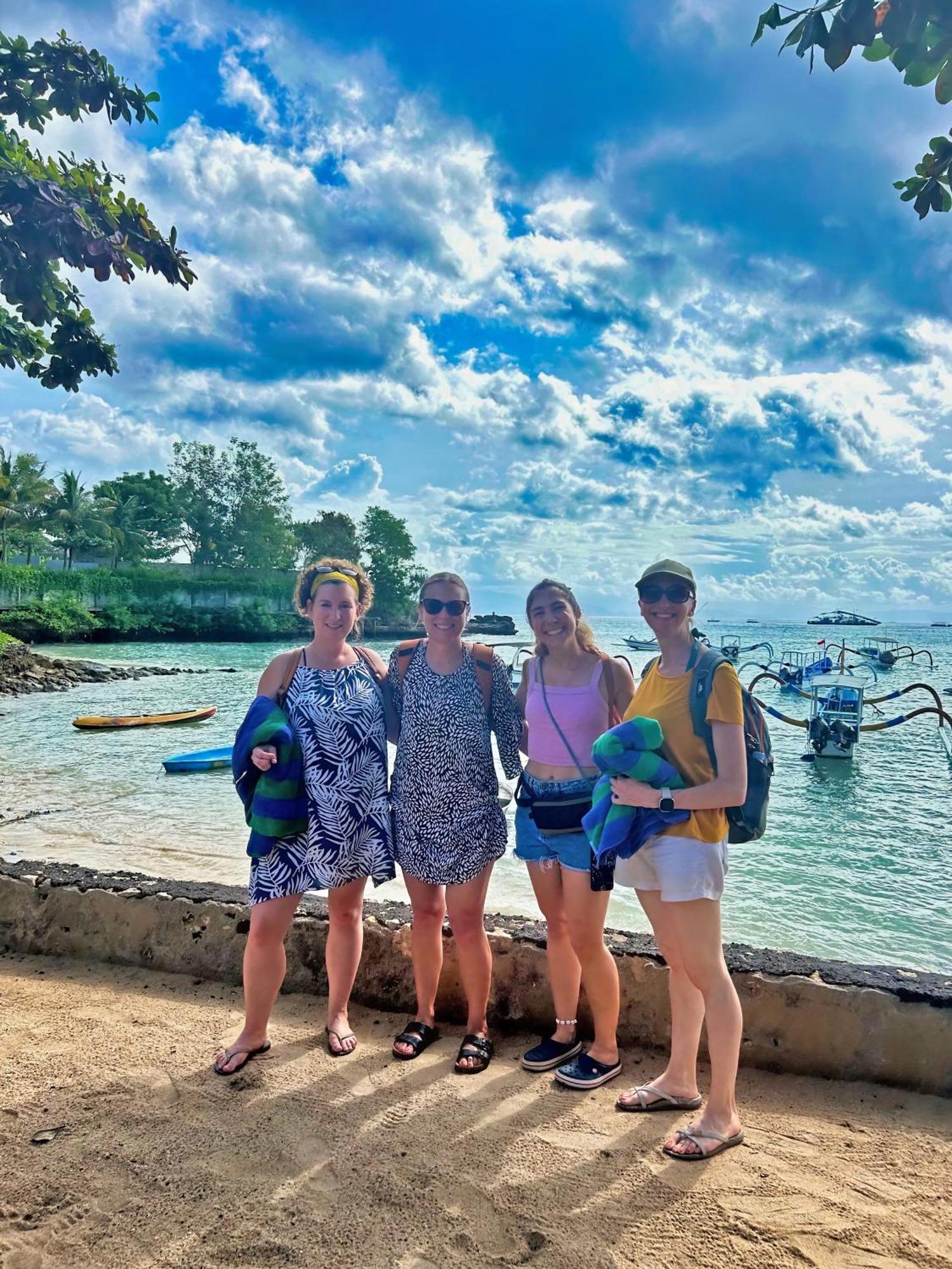 Island Garden Huts Lembongan Bed & Breakfast ภายนอก รูปภาพ